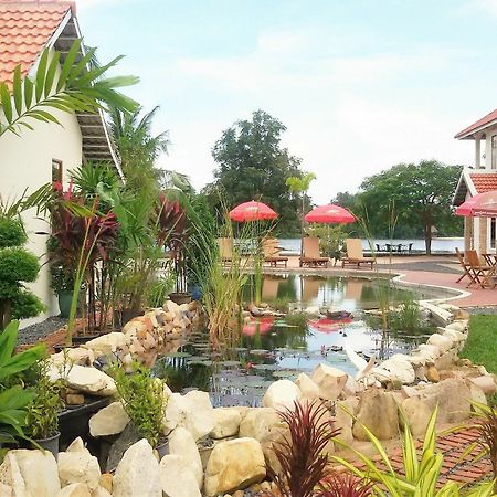 Pink Sands Villa (Adults Only) Kampot Bagian luar foto