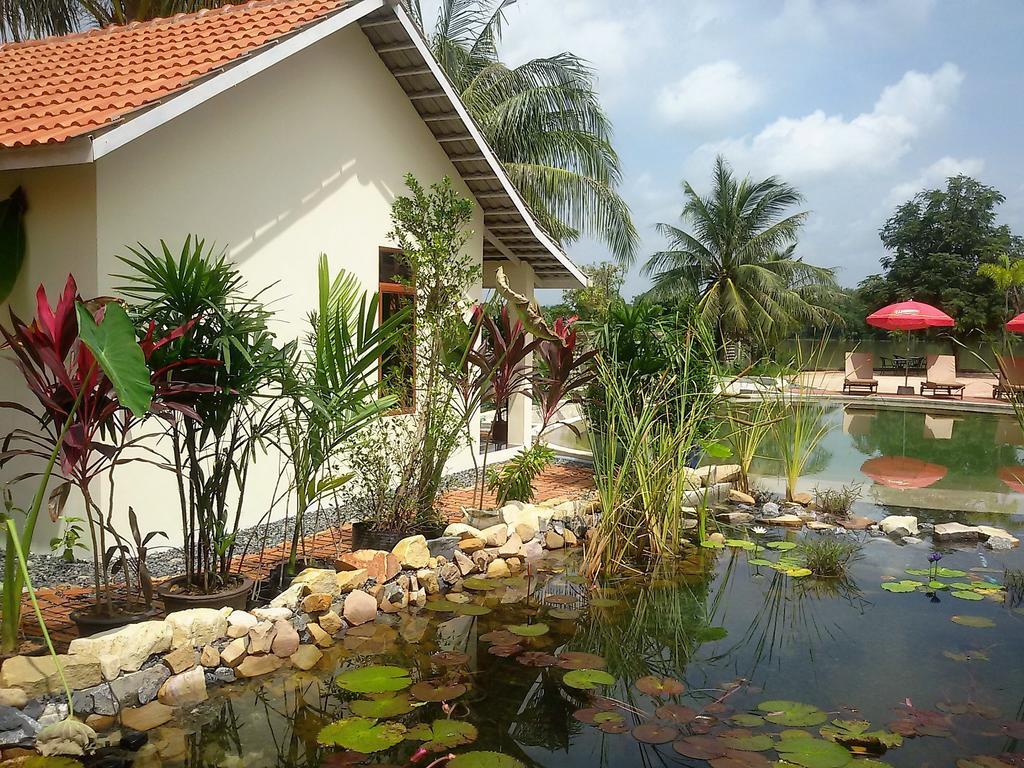 Pink Sands Villa (Adults Only) Kampot Bagian luar foto