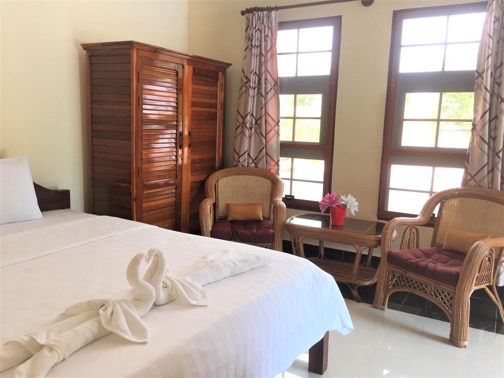 Pink Sands Villa (Adults Only) Kampot Bagian luar foto