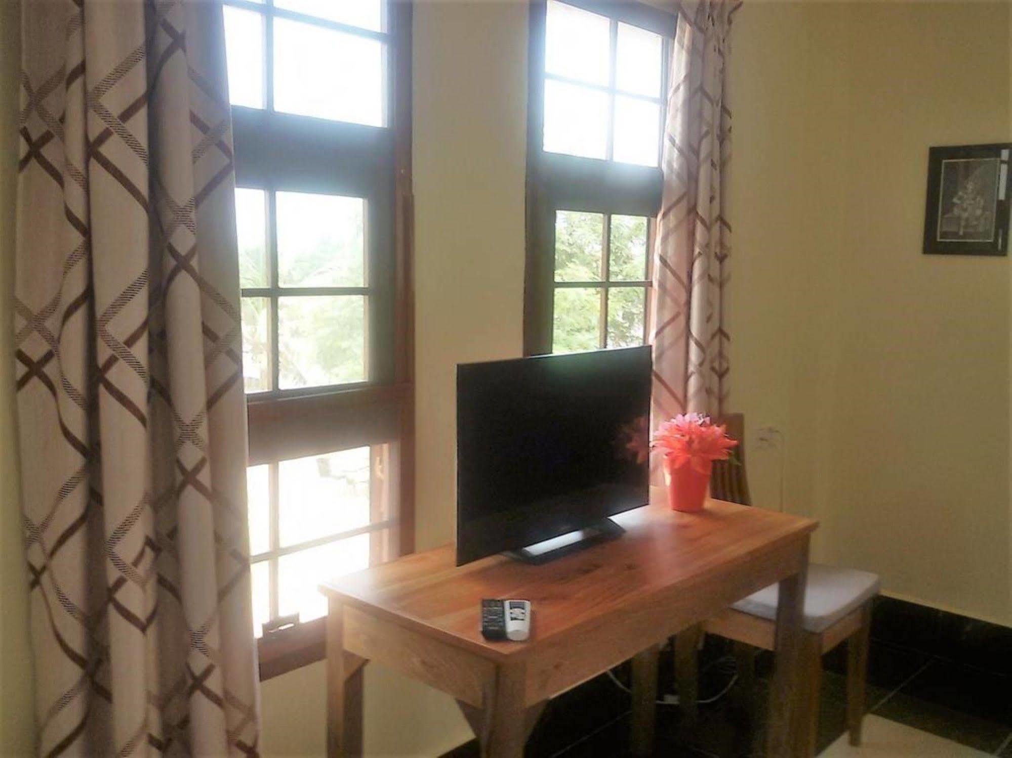 Pink Sands Villa (Adults Only) Kampot Bagian luar foto