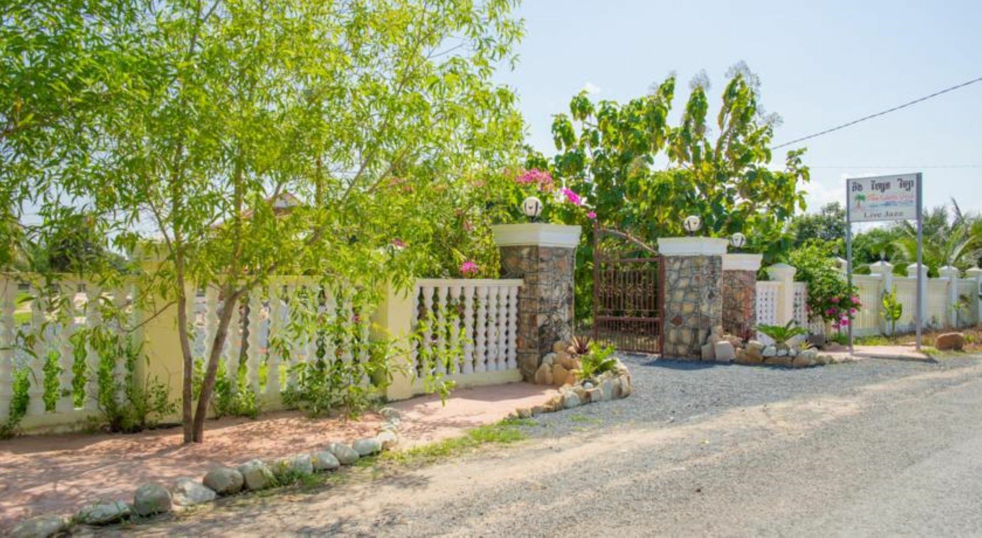 Pink Sands Villa (Adults Only) Kampot Bagian luar foto