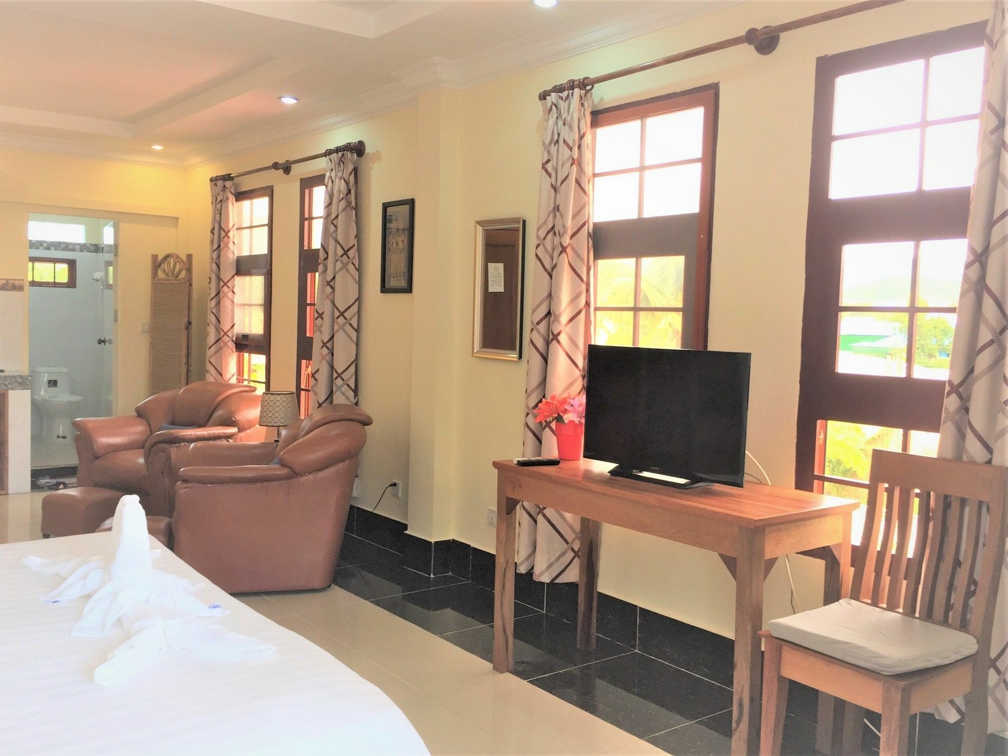 Pink Sands Villa (Adults Only) Kampot Bagian luar foto